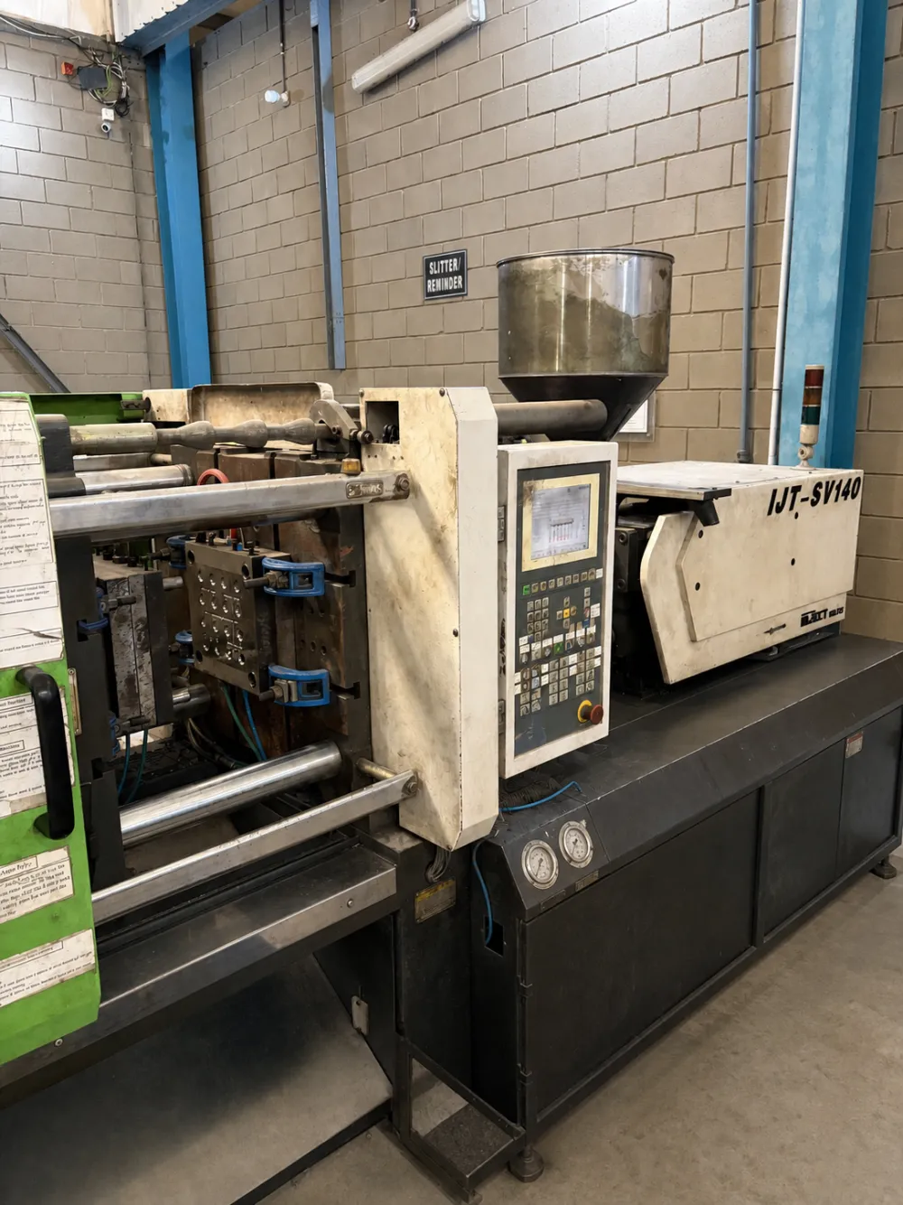 Injection moulding machine